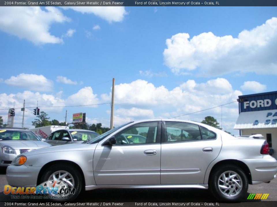 2004 Pontiac Grand Am SE Sedan Galaxy Silver Metallic / Dark Pewter Photo #2