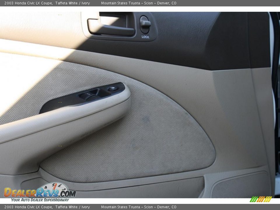 2003 Honda Civic LX Coupe Taffeta White / Ivory Photo #7