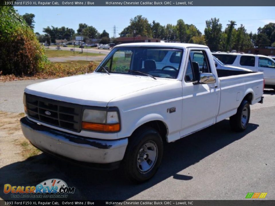 1993 Ford F150 XL Regular Cab Oxford White / Blue Photo #1