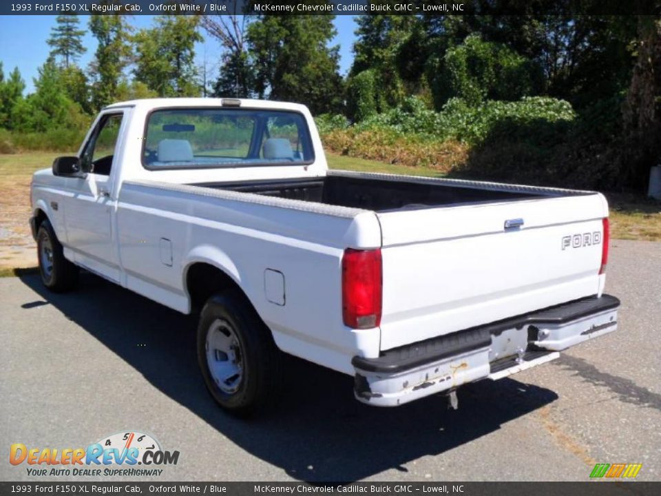 1993 Ford F150 XL Regular Cab Oxford White / Blue Photo #2