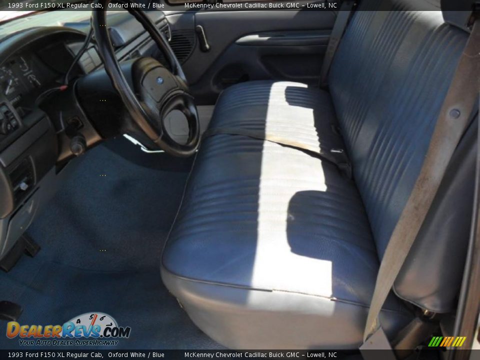 1993 Ford F150 XL Regular Cab Oxford White / Blue Photo #7