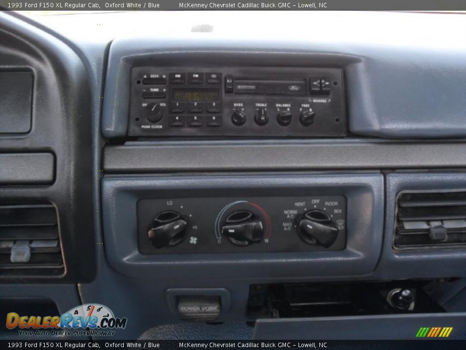 1993 Ford F150 XL Regular Cab Oxford White / Blue Photo #11