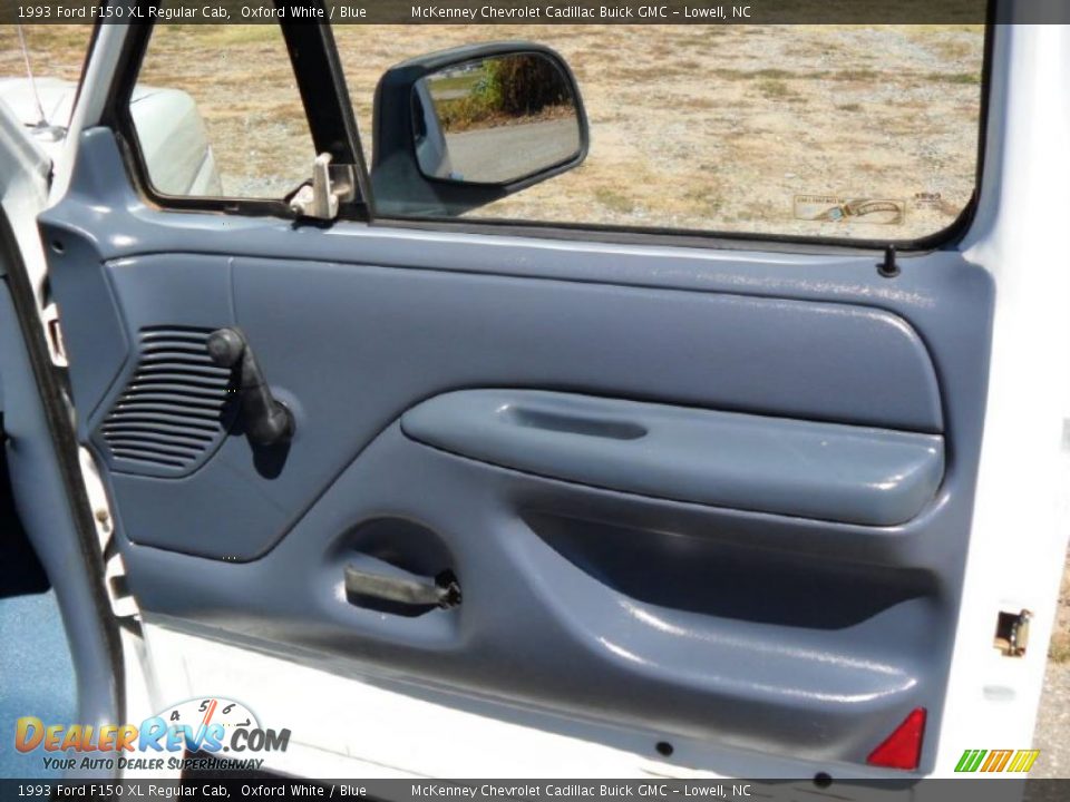 1993 Ford F150 XL Regular Cab Oxford White / Blue Photo #15