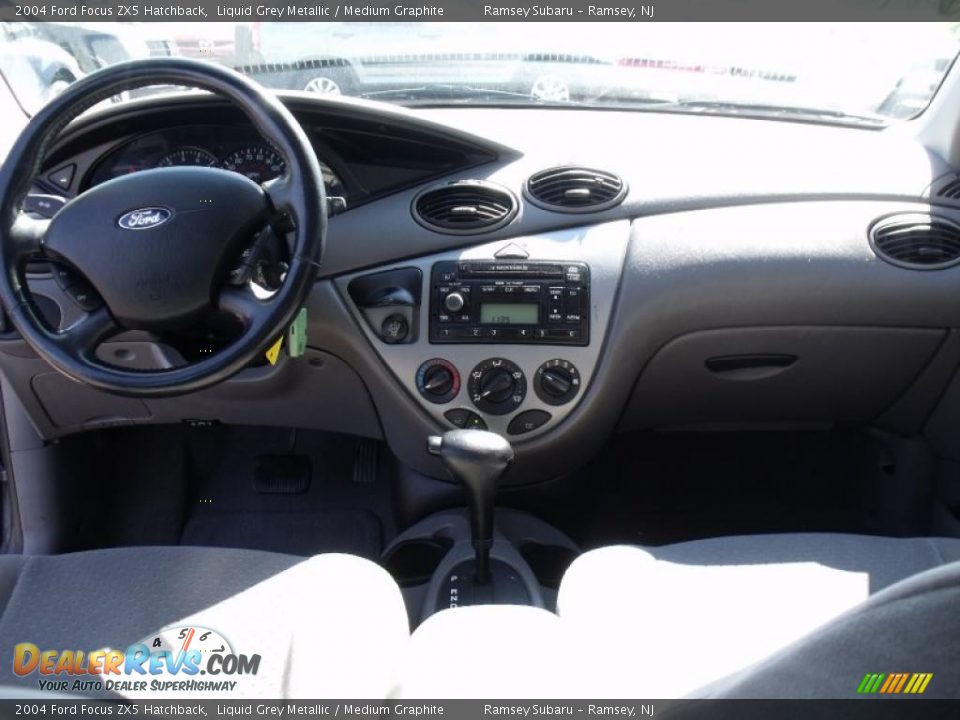 2004 Ford Focus ZX5 Hatchback Liquid Grey Metallic / Medium Graphite