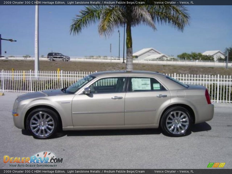 2009 Chrysler 300 C HEMI Heritage Edition Light Sandstone Metallic / Medium Pebble Beige/Cream Photo #3