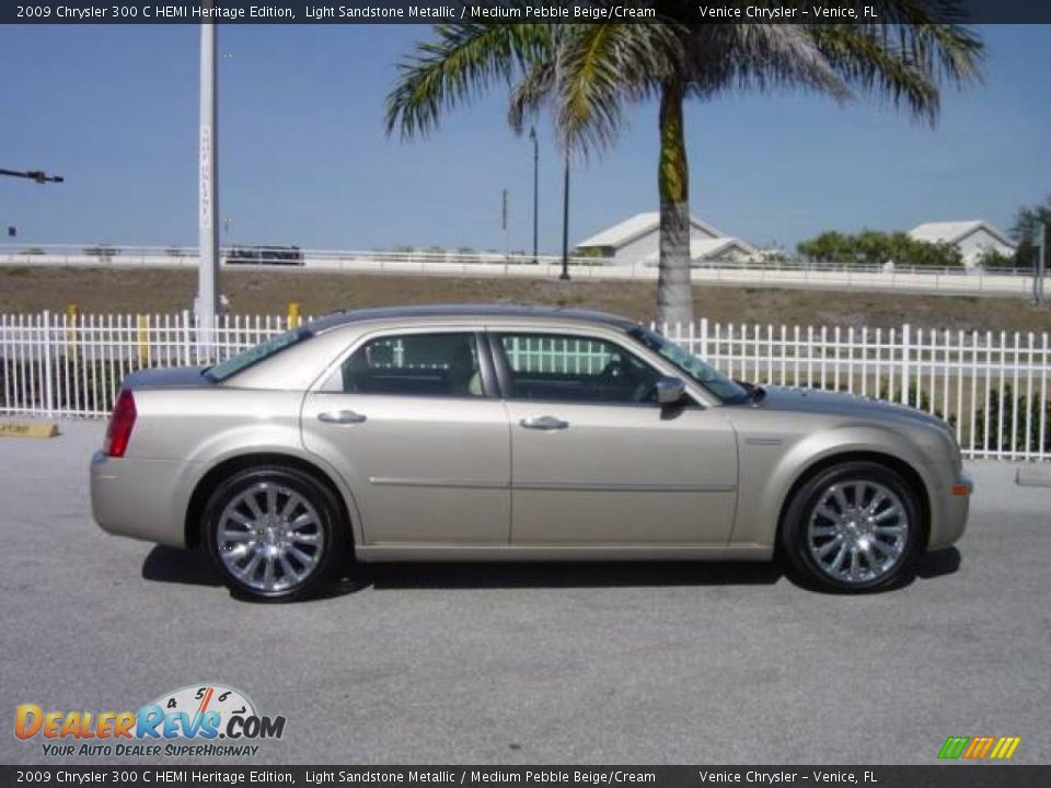 2009 Chrysler 300 C HEMI Heritage Edition Light Sandstone Metallic / Medium Pebble Beige/Cream Photo #7