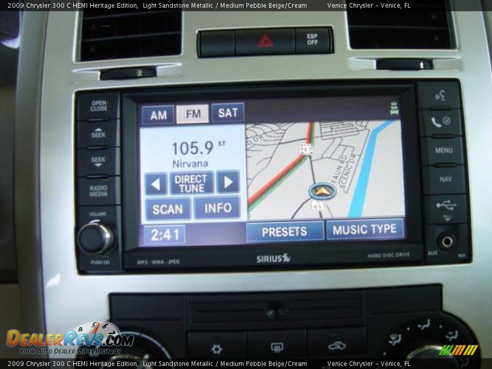 2009 Chrysler 300 C HEMI Heritage Edition Light Sandstone Metallic / Medium Pebble Beige/Cream Photo #16