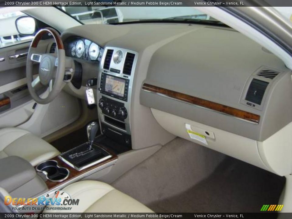 2009 Chrysler 300 C HEMI Heritage Edition Light Sandstone Metallic / Medium Pebble Beige/Cream Photo #18