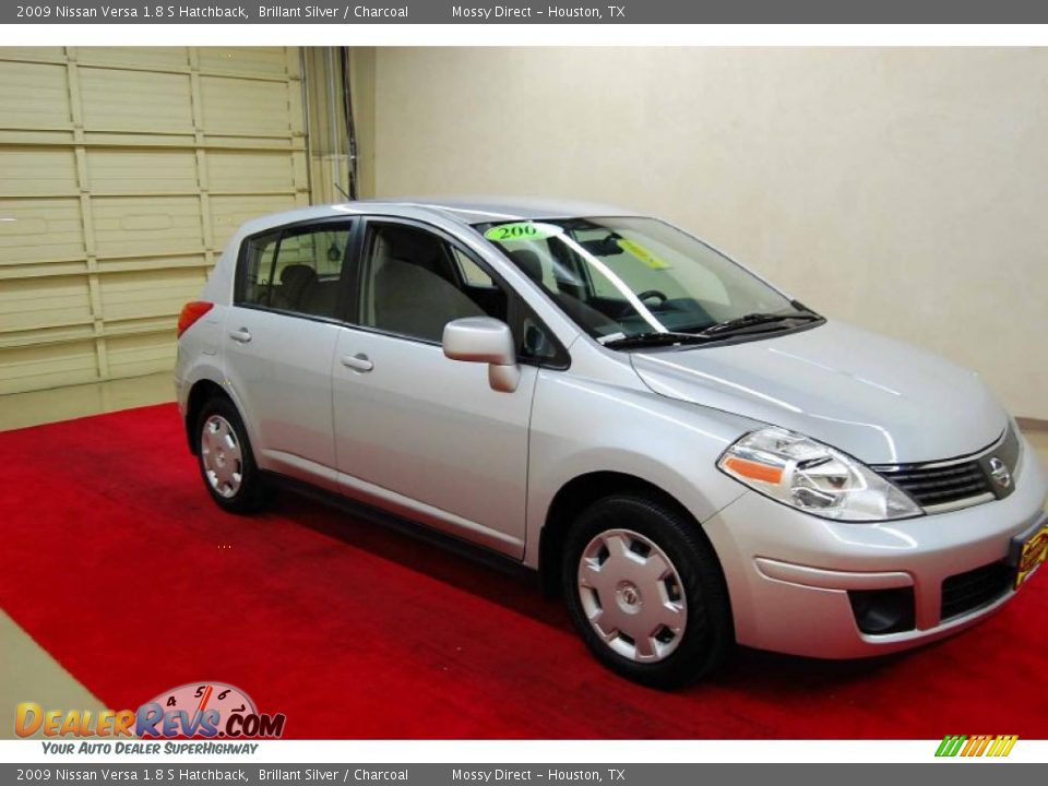 2009 Nissan Versa 1.8 S Hatchback Brillant Silver / Charcoal Photo #1