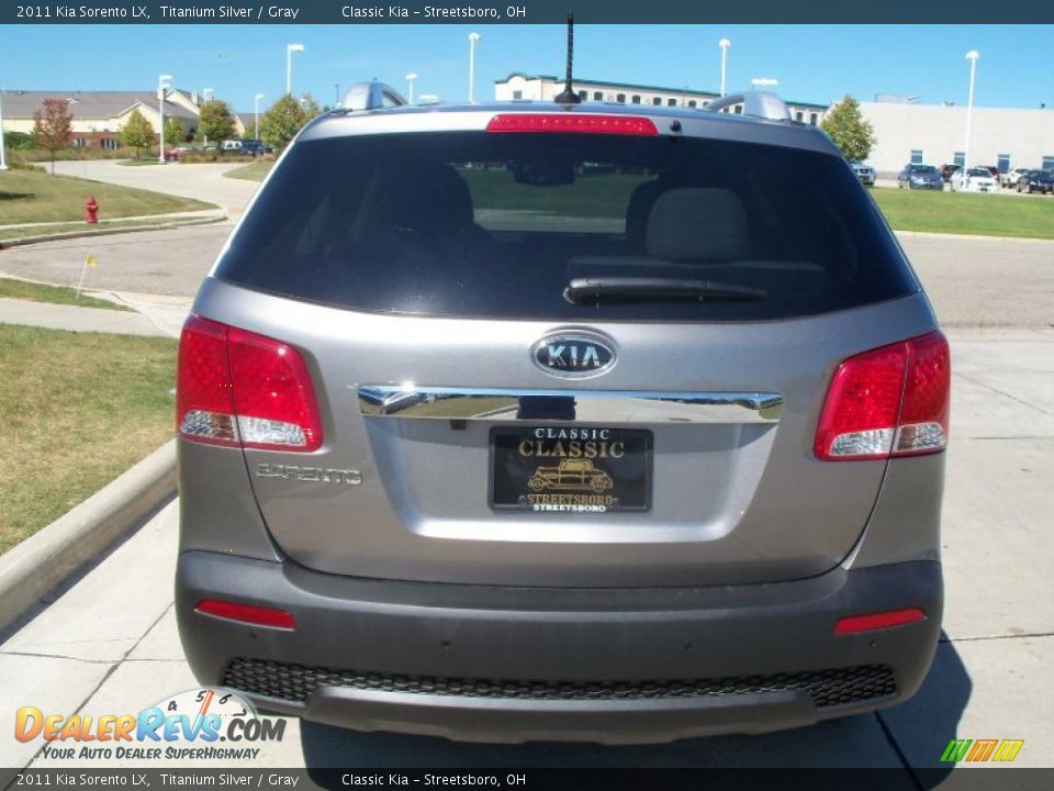 2011 Kia Sorento LX Titanium Silver / Gray Photo #5