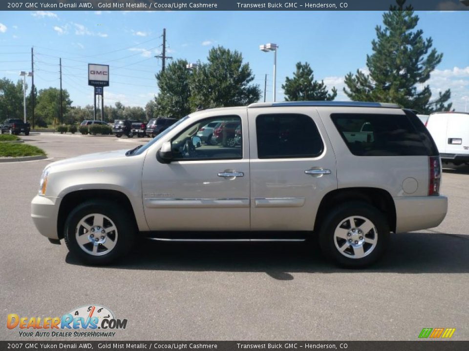 2007 GMC Yukon Denali AWD Gold Mist Metallic / Cocoa/Light Cashmere Photo #5
