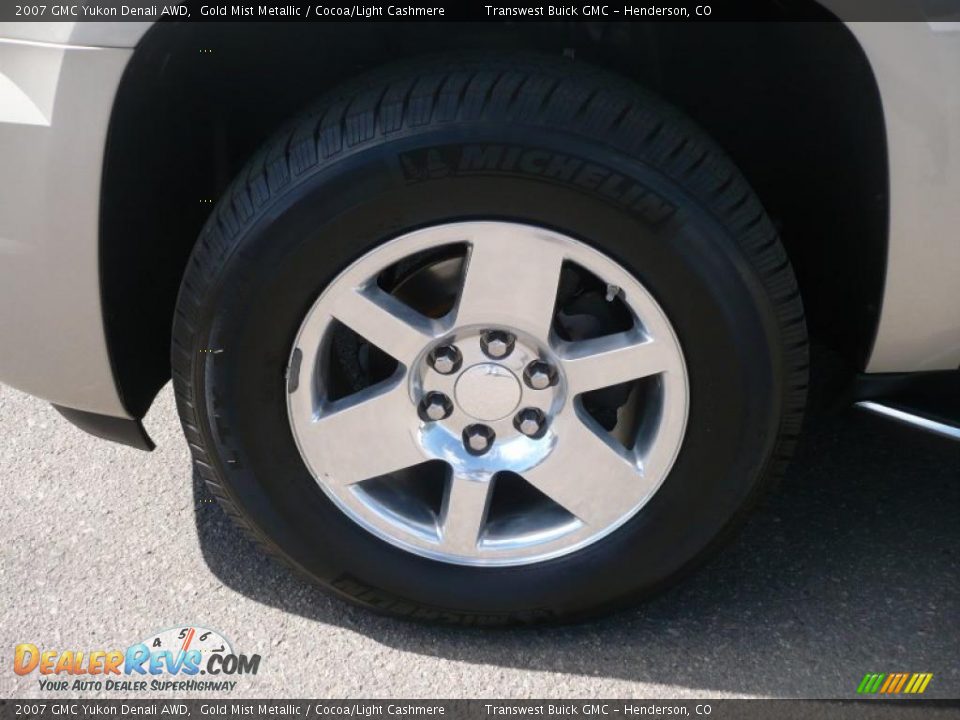 2007 GMC Yukon Denali AWD Gold Mist Metallic / Cocoa/Light Cashmere Photo #6