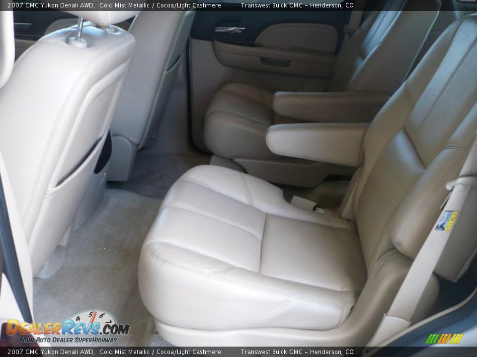 2007 GMC Yukon Denali AWD Gold Mist Metallic / Cocoa/Light Cashmere Photo #11