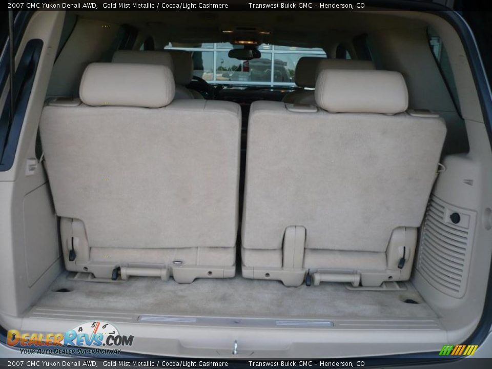 2007 GMC Yukon Denali AWD Gold Mist Metallic / Cocoa/Light Cashmere Photo #12