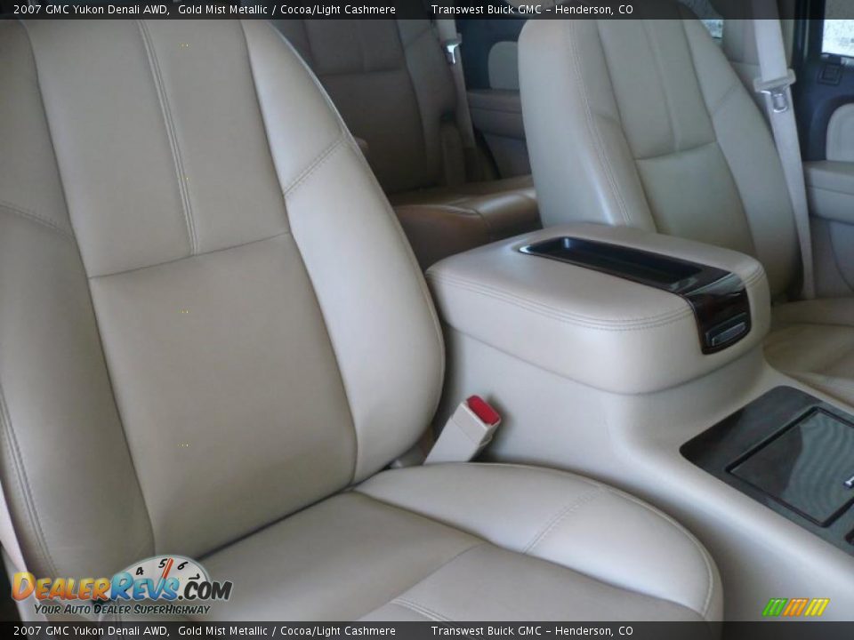 2007 GMC Yukon Denali AWD Gold Mist Metallic / Cocoa/Light Cashmere Photo #13