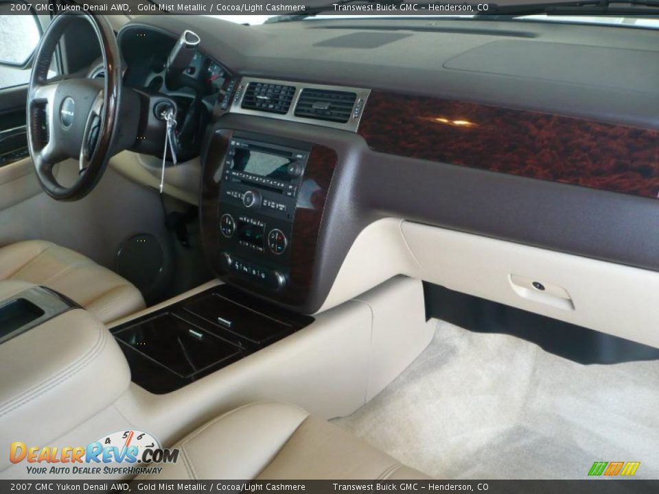 2007 GMC Yukon Denali AWD Gold Mist Metallic / Cocoa/Light Cashmere Photo #14