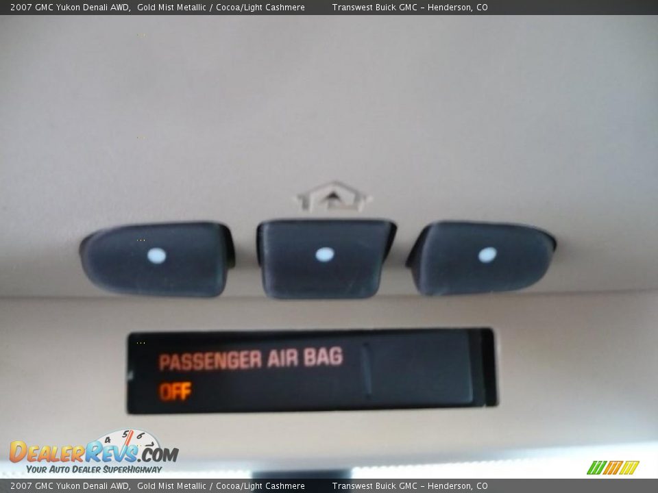 2007 GMC Yukon Denali AWD Gold Mist Metallic / Cocoa/Light Cashmere Photo #23