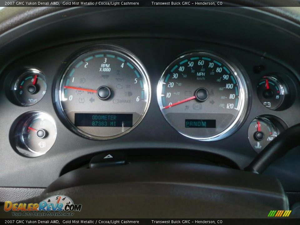 2007 GMC Yukon Denali AWD Gold Mist Metallic / Cocoa/Light Cashmere Photo #25