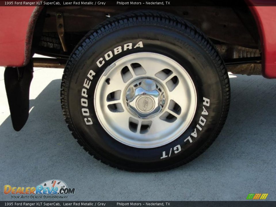 1995 Ford Ranger XLT SuperCab Laser Red Metallic / Grey Photo #16