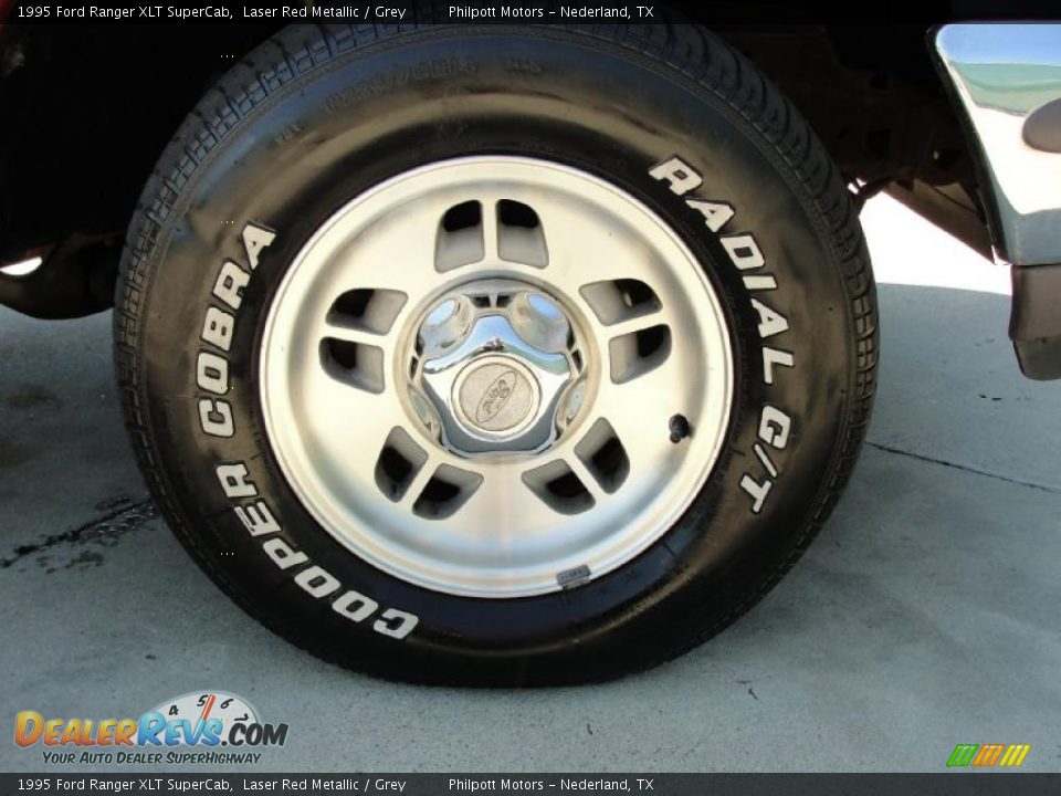 1995 Ford Ranger XLT SuperCab Laser Red Metallic / Grey Photo #17