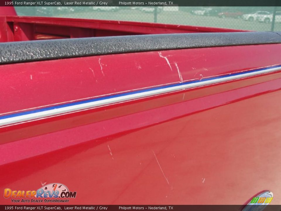 1995 Ford Ranger XLT SuperCab Laser Red Metallic / Grey Photo #22