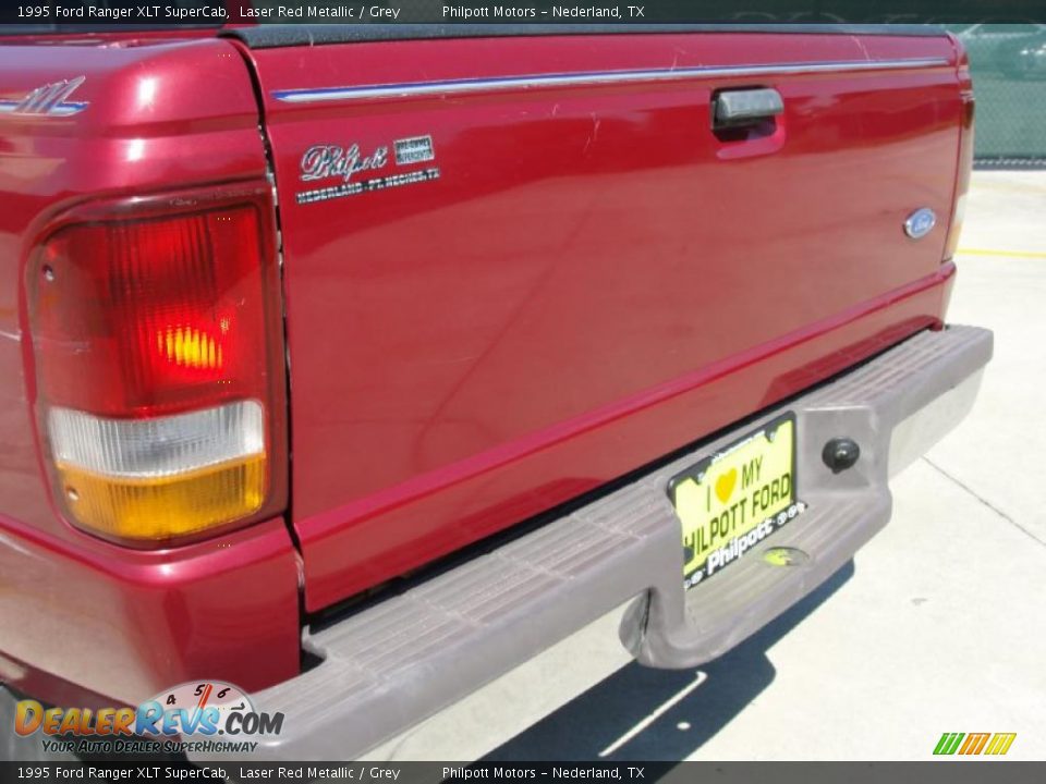 1995 Ford Ranger XLT SuperCab Laser Red Metallic / Grey Photo #24