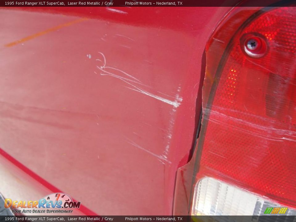 1995 Ford Ranger XLT SuperCab Laser Red Metallic / Grey Photo #25
