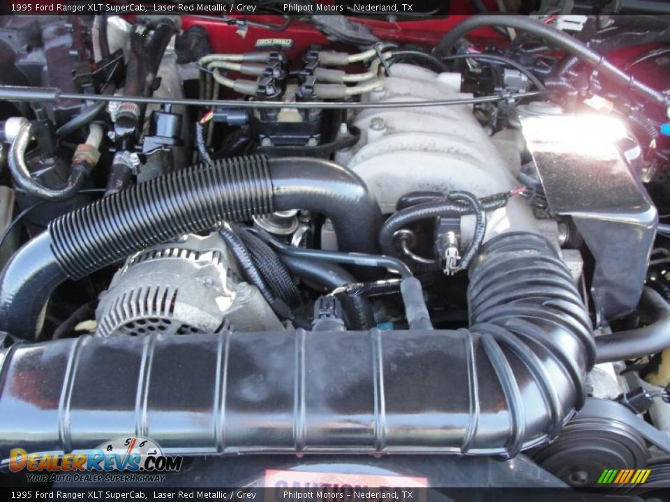1995 Ford Ranger XLT SuperCab Laser Red Metallic / Grey Photo #28