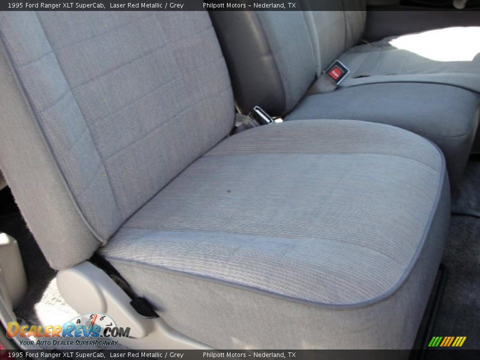 1995 Ford Ranger XLT SuperCab Laser Red Metallic / Grey Photo #31