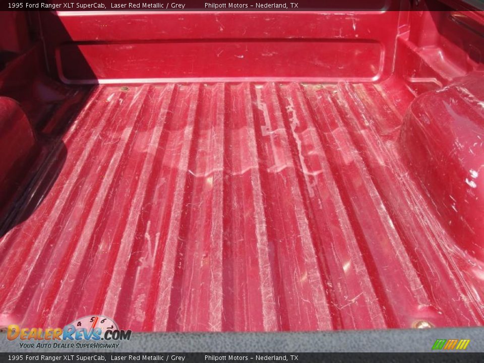 1995 Ford Ranger XLT SuperCab Laser Red Metallic / Grey Photo #33