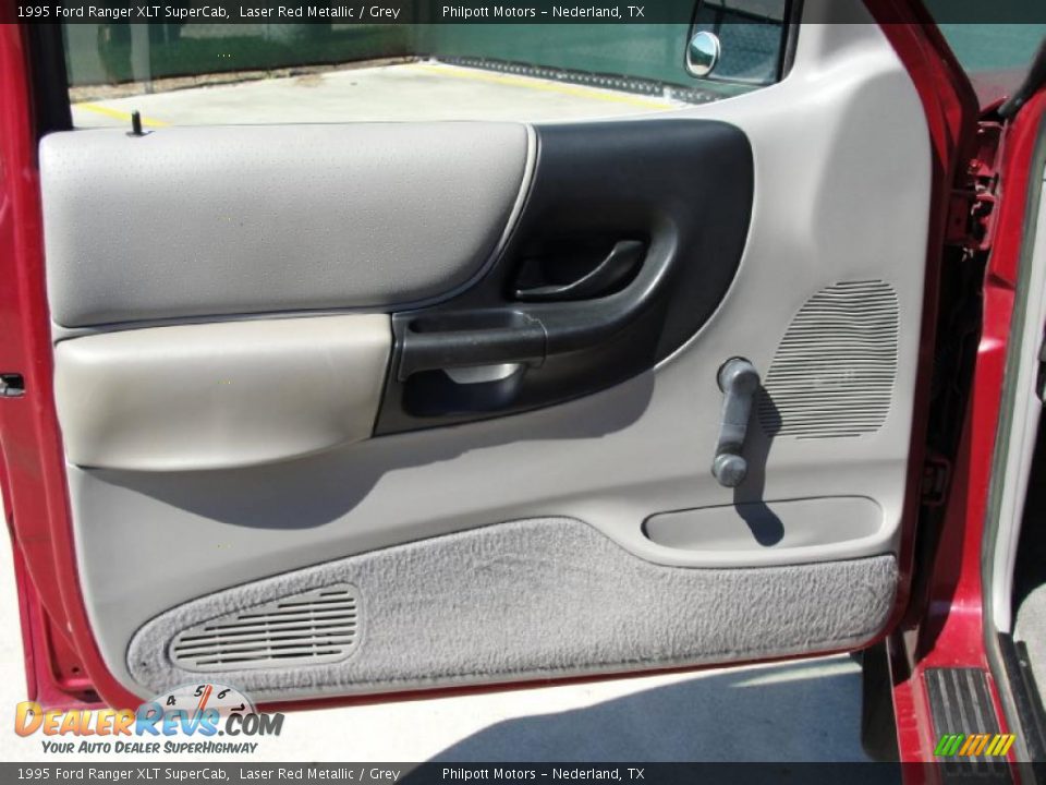 1995 Ford Ranger XLT SuperCab Laser Red Metallic / Grey Photo #34