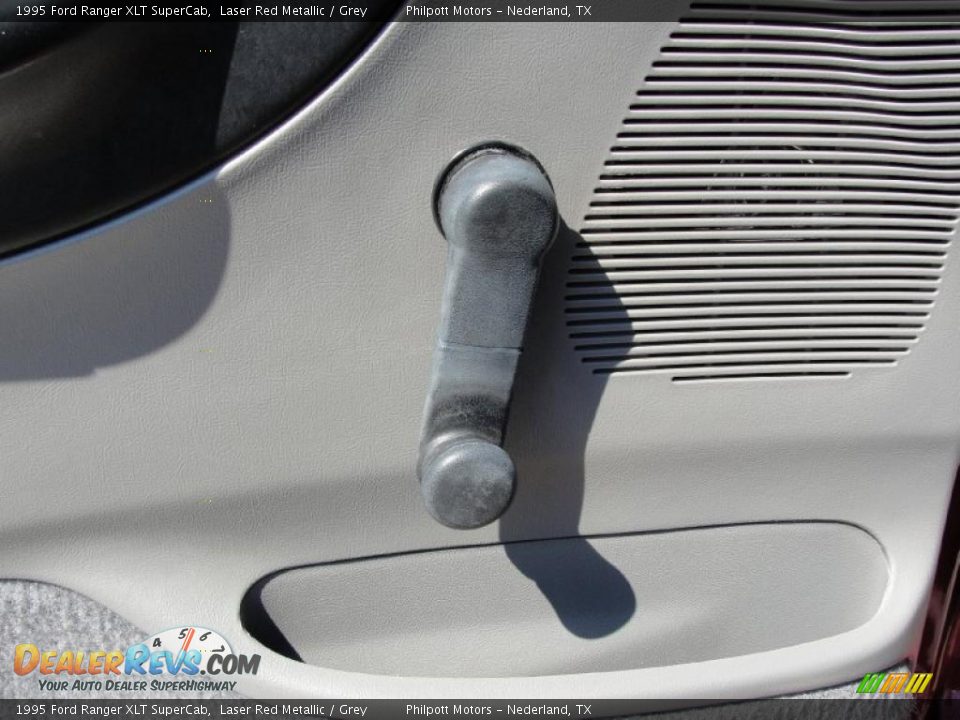 1995 Ford Ranger XLT SuperCab Laser Red Metallic / Grey Photo #35