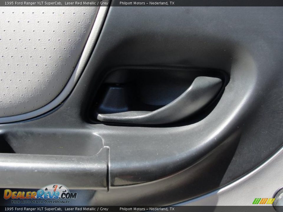 1995 Ford Ranger XLT SuperCab Laser Red Metallic / Grey Photo #36