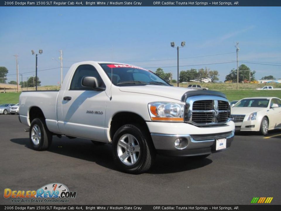 2006 Dodge Ram 1500 SLT Regular Cab 4x4 Bright White / Medium Slate Gray Photo #7