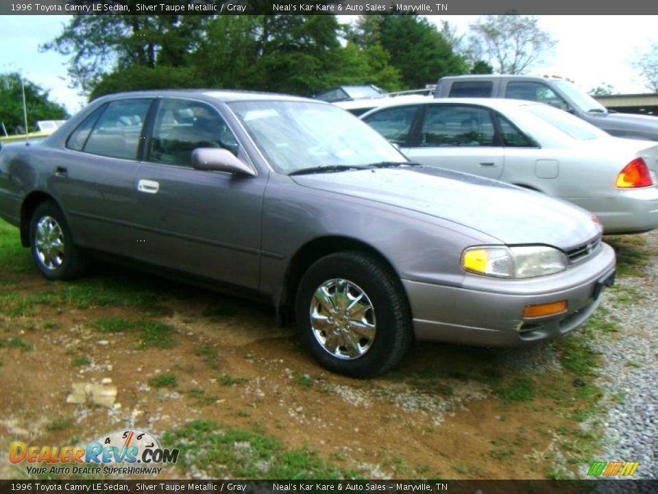 1996 Toyota Camry LE Sedan Silver Taupe Metallic / Gray Photo #3