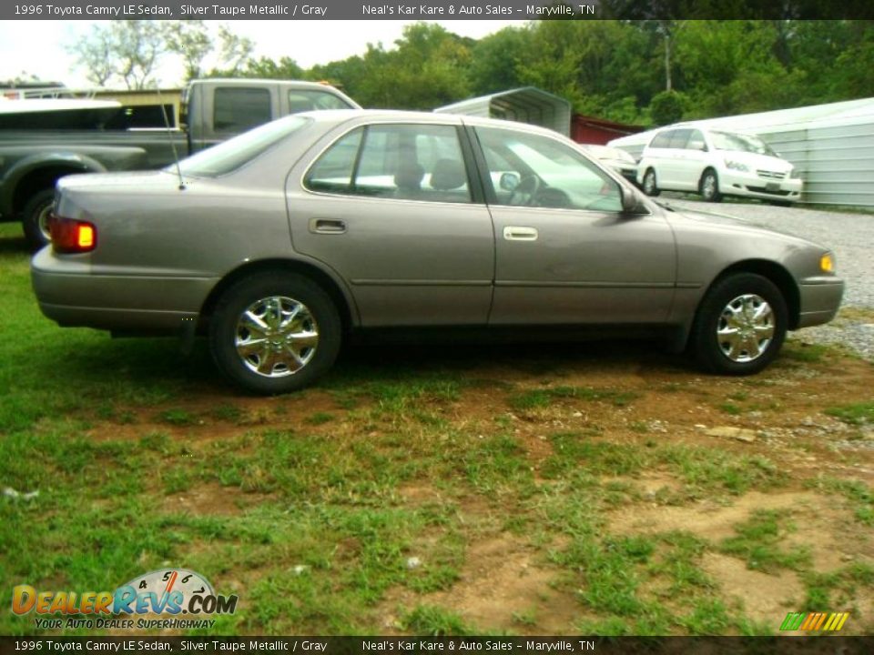 1996 Toyota Camry LE Sedan Silver Taupe Metallic / Gray Photo #4