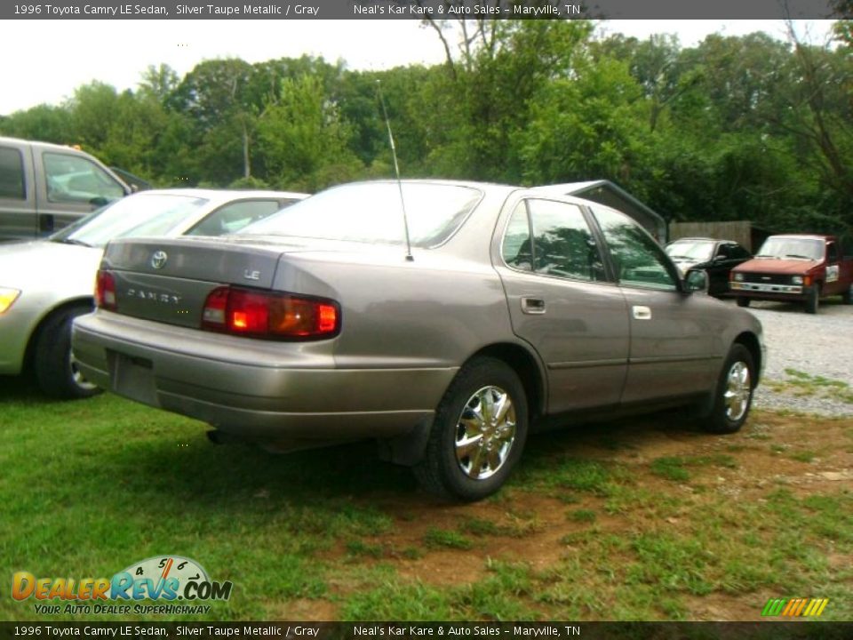 1996 Toyota Camry LE Sedan Silver Taupe Metallic / Gray Photo #5