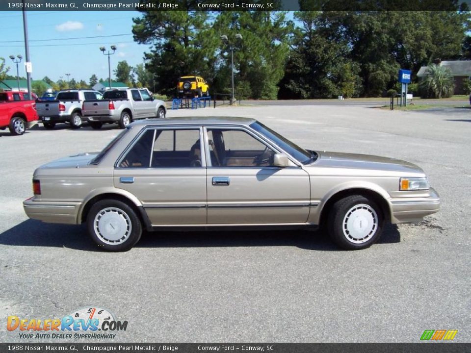 1988 Nissan Maxima GL Champagne Pearl Metallic / Beige Photo #4