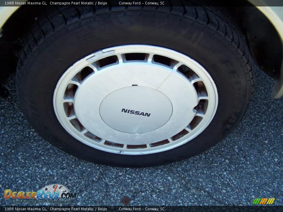 1988 Nissan Maxima GL Champagne Pearl Metallic / Beige Photo #9