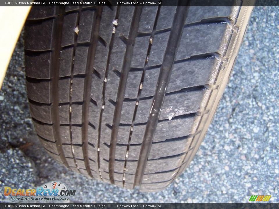1988 Nissan Maxima GL Champagne Pearl Metallic / Beige Photo #11