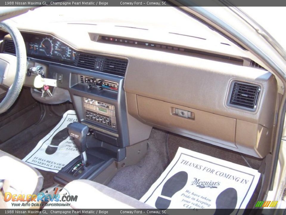 1988 Nissan Maxima GL Champagne Pearl Metallic / Beige Photo #18