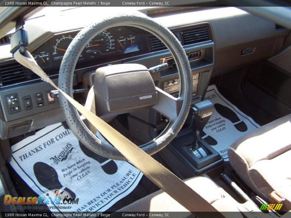1988 Nissan Maxima GL Champagne Pearl Metallic / Beige Photo #21