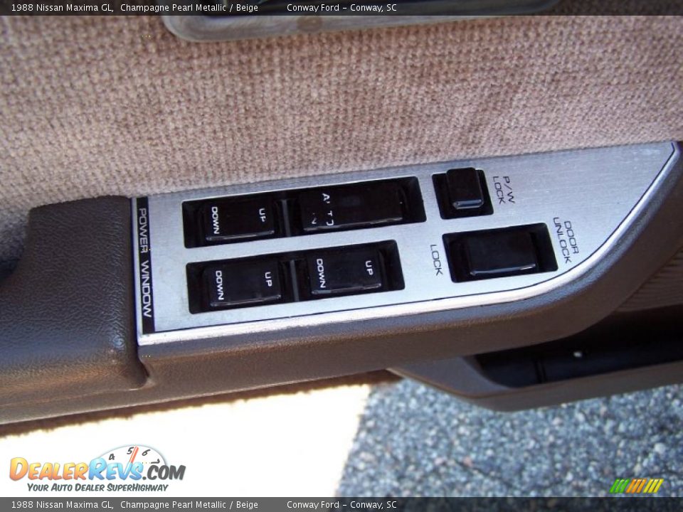 1988 Nissan Maxima GL Champagne Pearl Metallic / Beige Photo #22