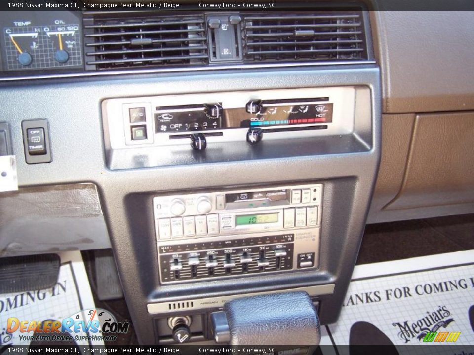 1988 Nissan Maxima GL Champagne Pearl Metallic / Beige Photo #24