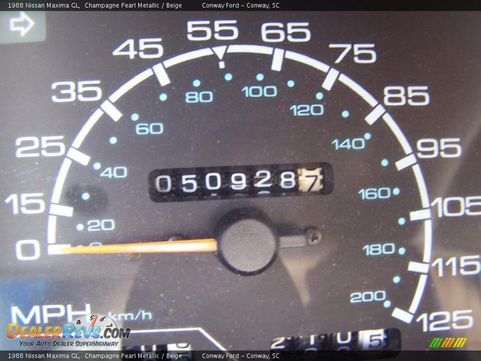 1988 Nissan Maxima GL Champagne Pearl Metallic / Beige Photo #25