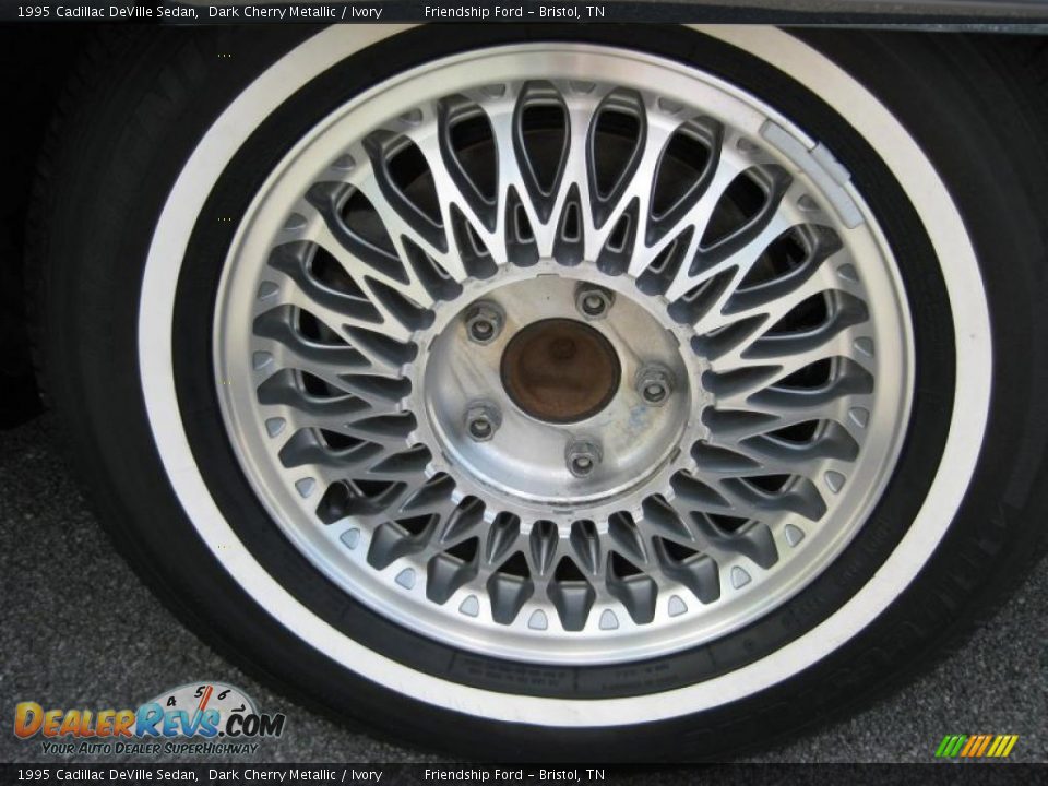 1995 Cadillac DeVille Sedan Dark Cherry Metallic / Ivory Photo #12
