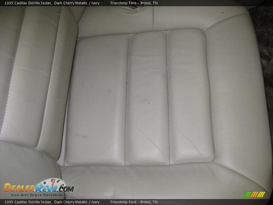 1995 Cadillac DeVille Sedan Dark Cherry Metallic / Ivory Photo #19