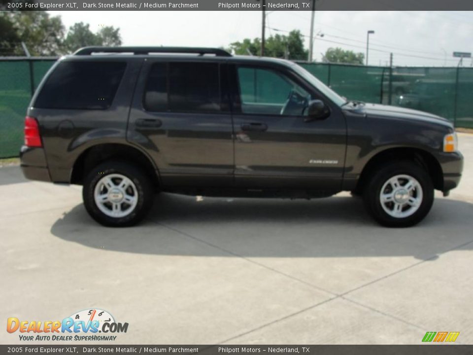 2005 Ford Explorer XLT Dark Stone Metallic / Medium Parchment Photo #2