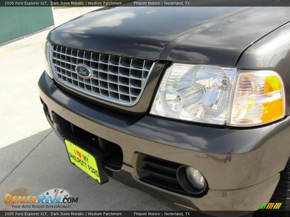 2005 Ford Explorer XLT Dark Stone Metallic / Medium Parchment Photo #12