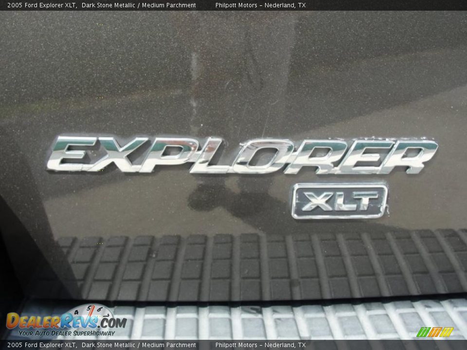 2005 Ford Explorer XLT Dark Stone Metallic / Medium Parchment Photo #20